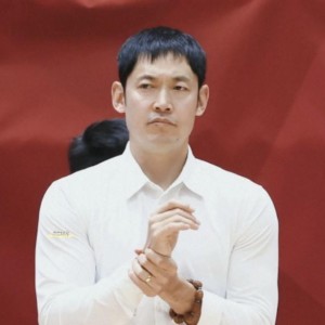 东方6 1-险遭翻盘，张庆鹏：沈梓捷受伤影响了防守策略，今天的胜利很幸运